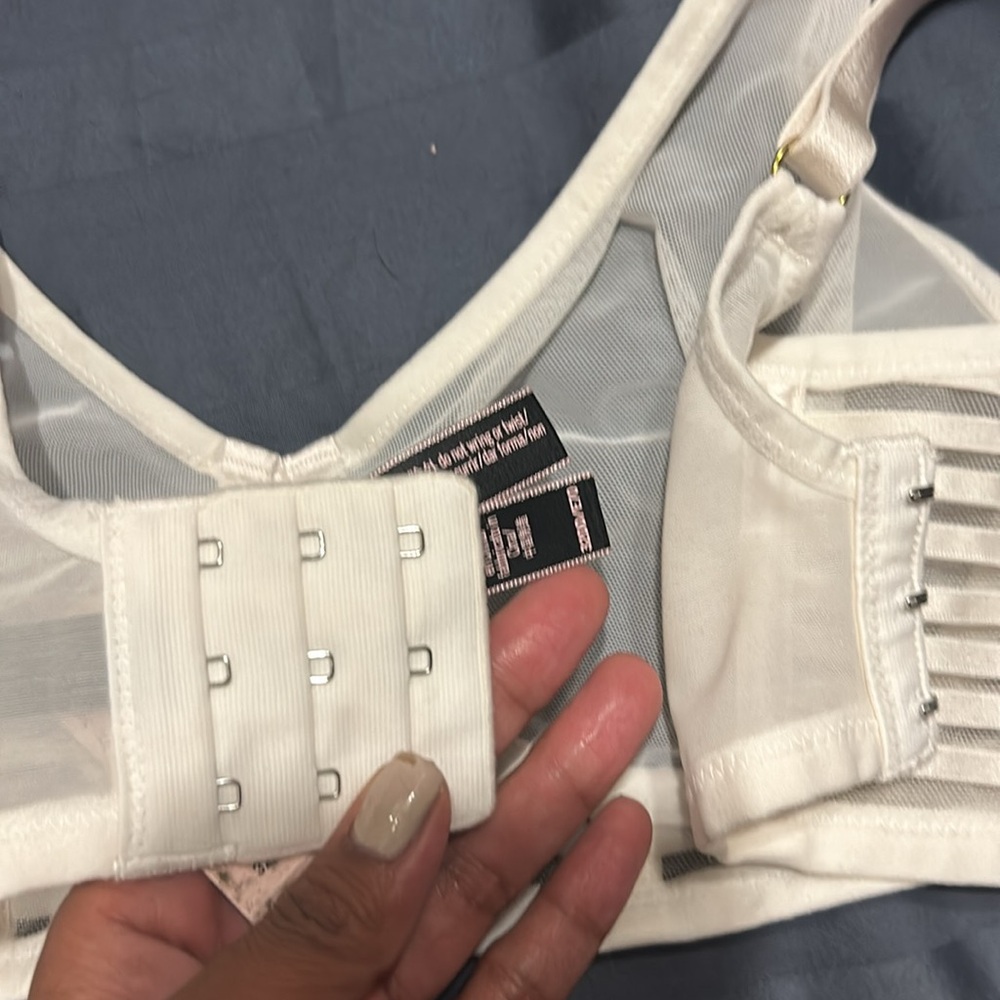 Victoria's Secret Luxe Lingerie Unlined Mesh Bra - White 32DD NWT Free panty - Picture 8 of 12